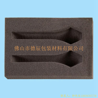 海綿內(nèi)托對各行各業(yè)產(chǎn)品起到絕緣、密封、防震、防塵、填充、隔音、固定，能夠保護(hù)包裝產(chǎn)品在運(yùn)輸過程中安然無恙，起到保護(hù)產(chǎn)品的一個作用，同時可以美化產(chǎn)品，提升產(chǎn)品檔次。