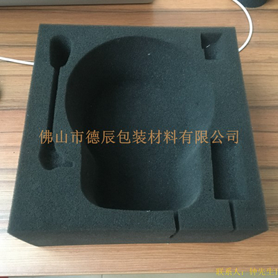 海綿內(nèi)托對各行各業(yè)產(chǎn)品起到絕緣、密封、防震、防塵、填充、隔音、固定，能夠保護包裝產(chǎn)品在運輸過程中安然無恙，起到保護產(chǎn)品的一個作用，同時可以美化產(chǎn)品，提升產(chǎn)品檔次。